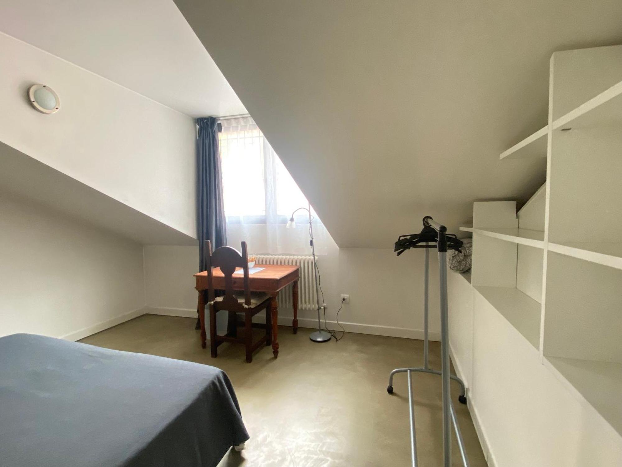 Sant Ambrogio Courtyard In Shared Flat Milan