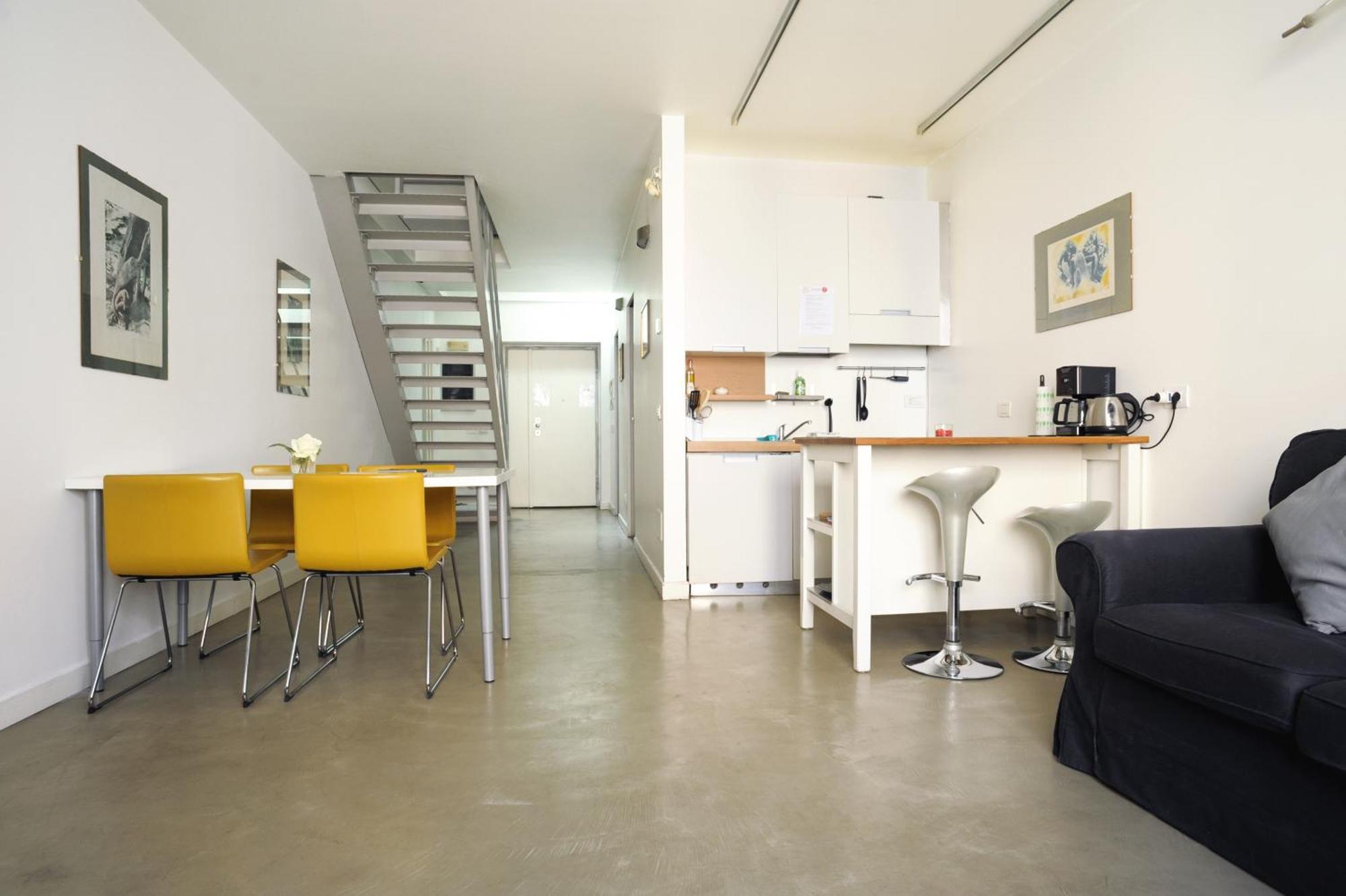 Sant Ambrogio Courtyard In Shared Flat Homestay